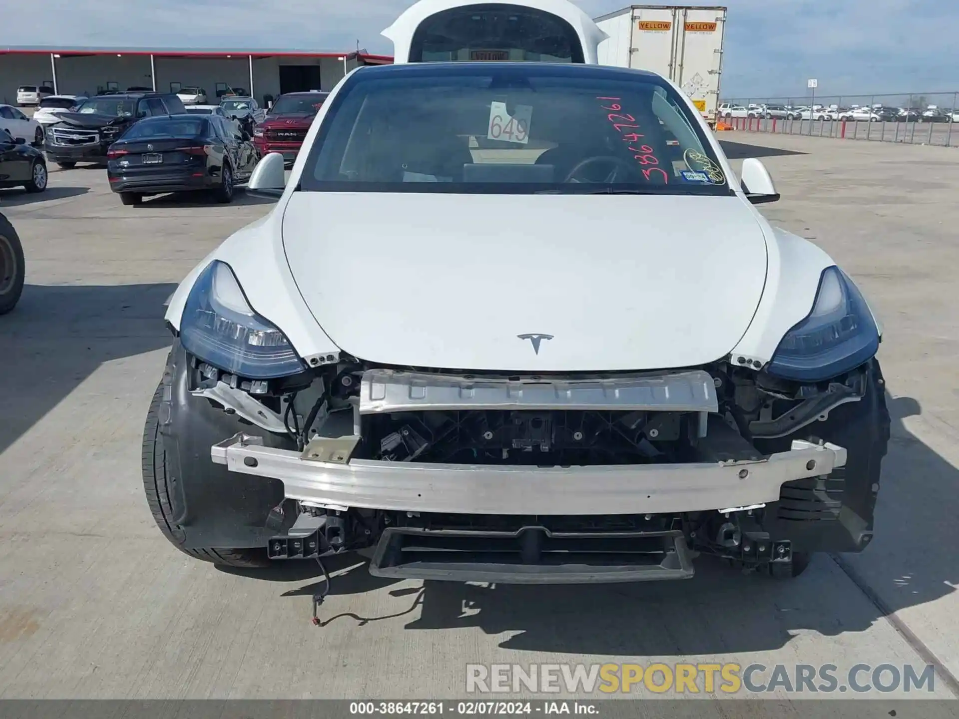 12 Photograph of a damaged car 5YJYGAEE9MF192535 TESLA MODEL Y 2021