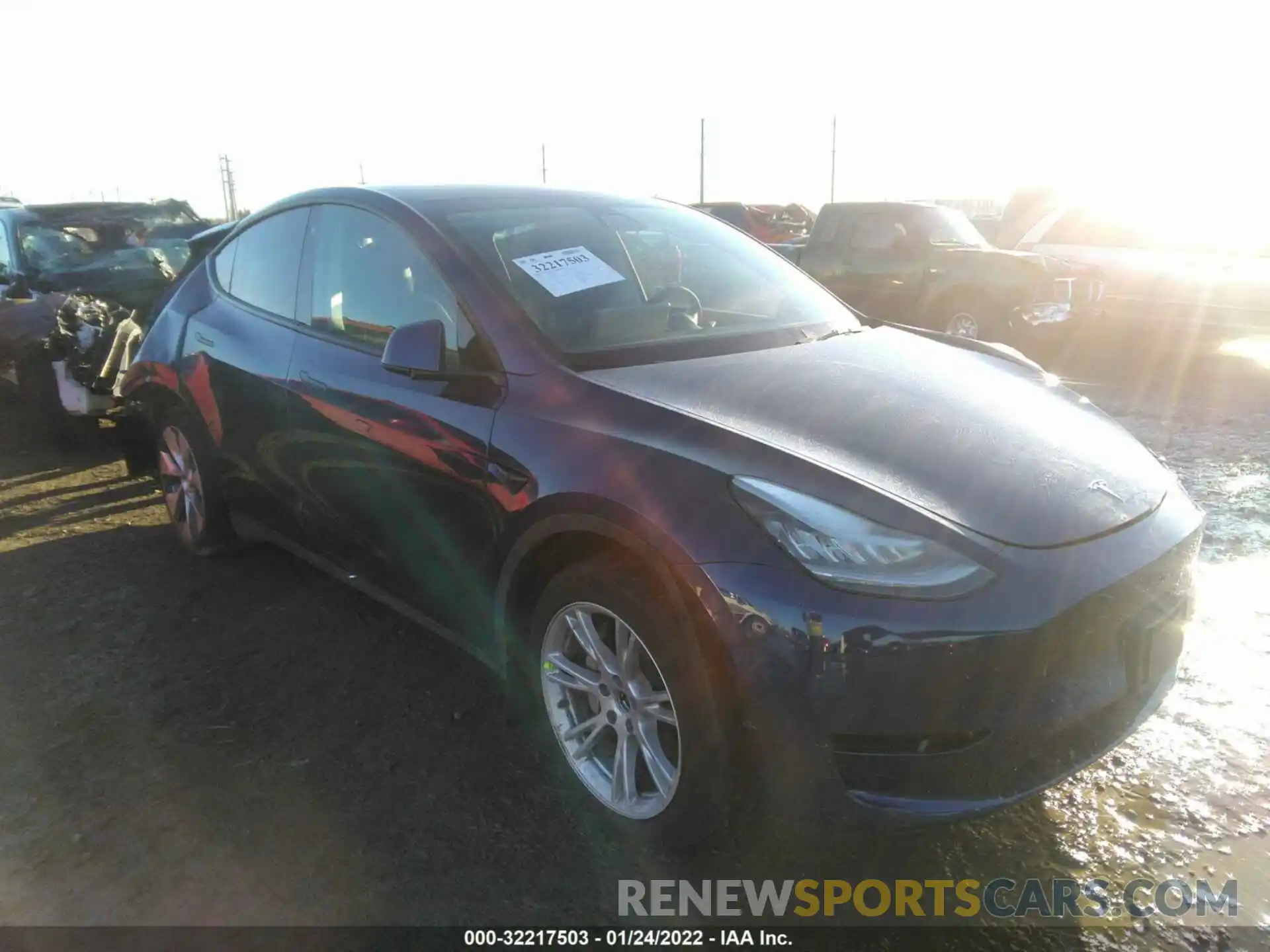 1 Photograph of a damaged car 5YJYGAEE9MF253236 TESLA MODEL Y 2021