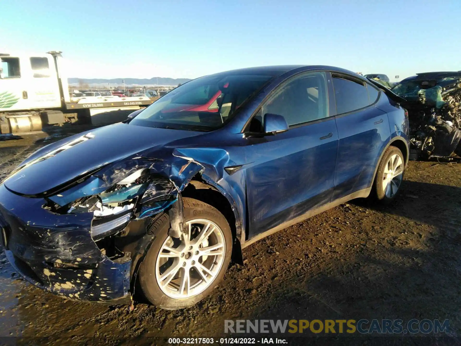 2 Photograph of a damaged car 5YJYGAEE9MF253236 TESLA MODEL Y 2021