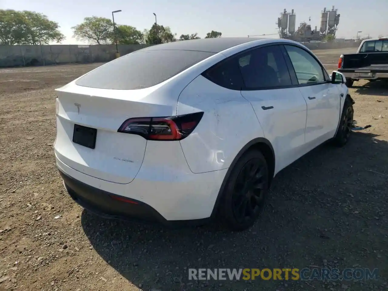 4 Photograph of a damaged car 5YJYGAEEXMF117424 TESLA MODEL Y 2021