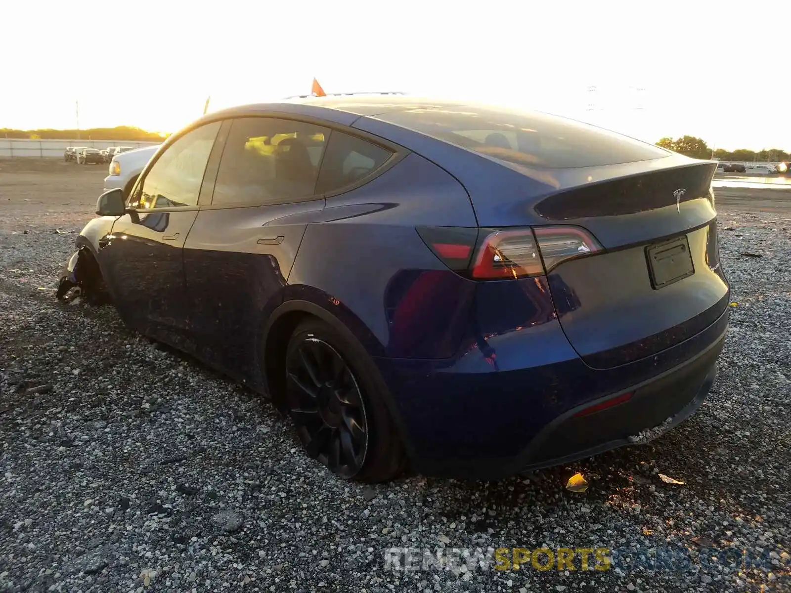 3 Photograph of a damaged car 5YJYGAEEXMF143215 TESLA MODEL Y 2021