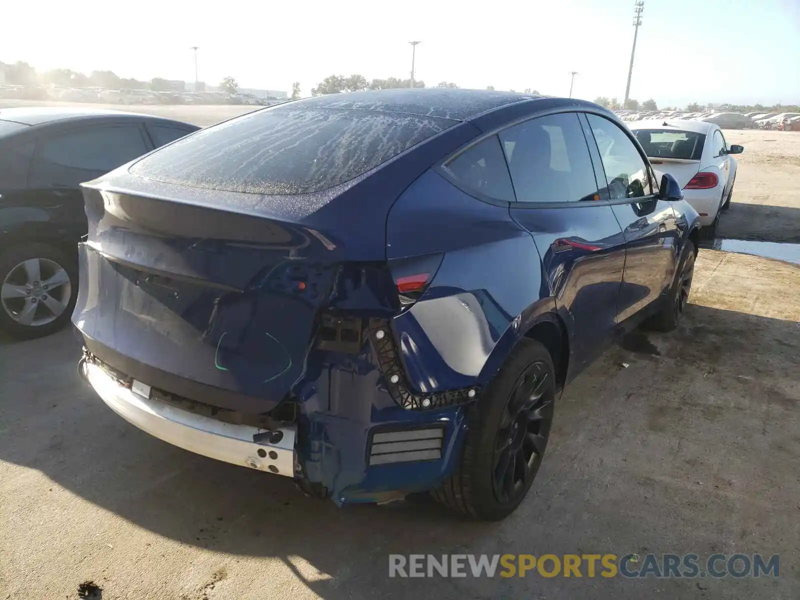 4 Photograph of a damaged car 5YJYGAEEXMF149094 TESLA MODEL Y 2021