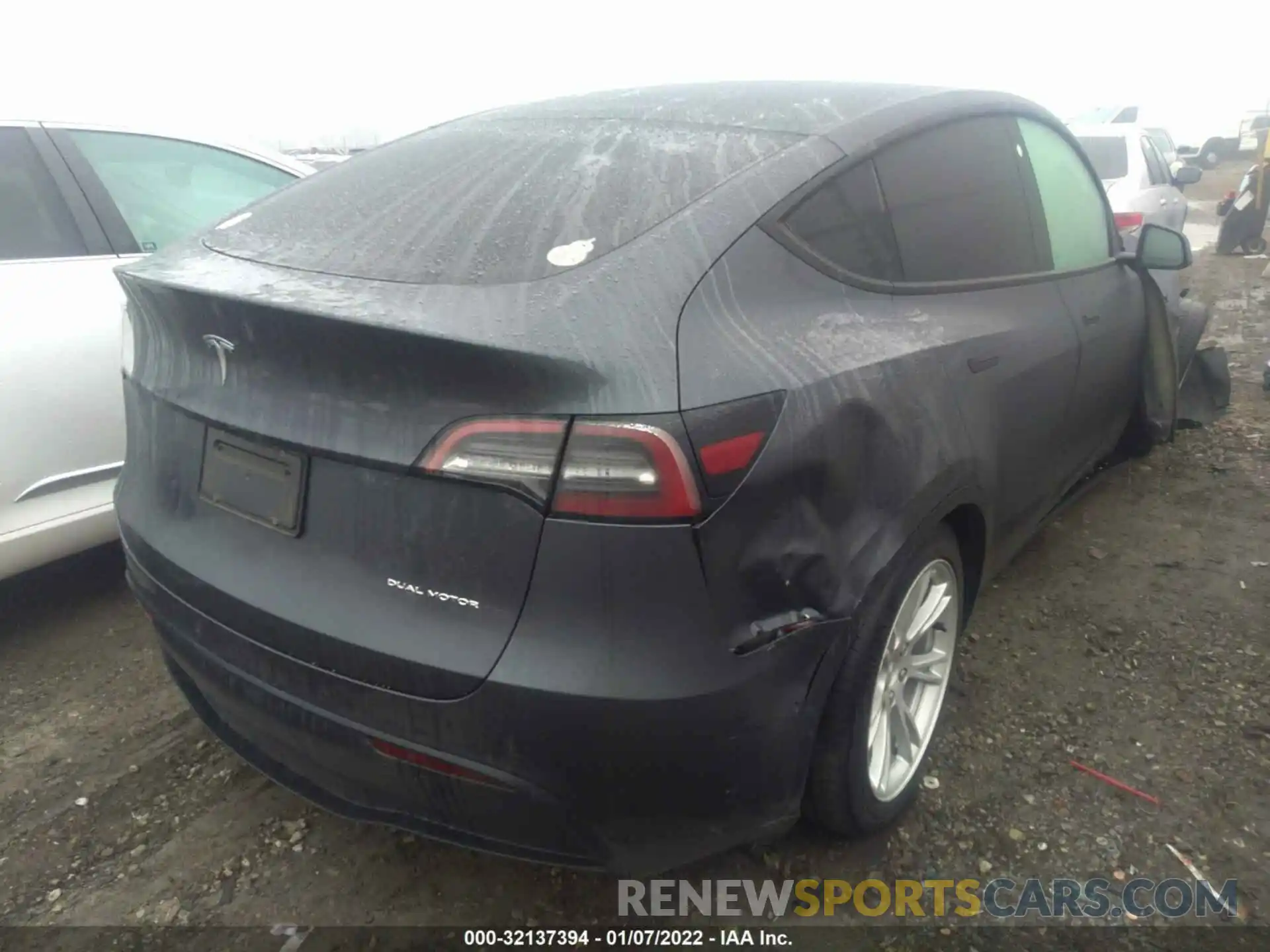 4 Photograph of a damaged car 5YJYGAEEXMF159995 TESLA MODEL Y 2021