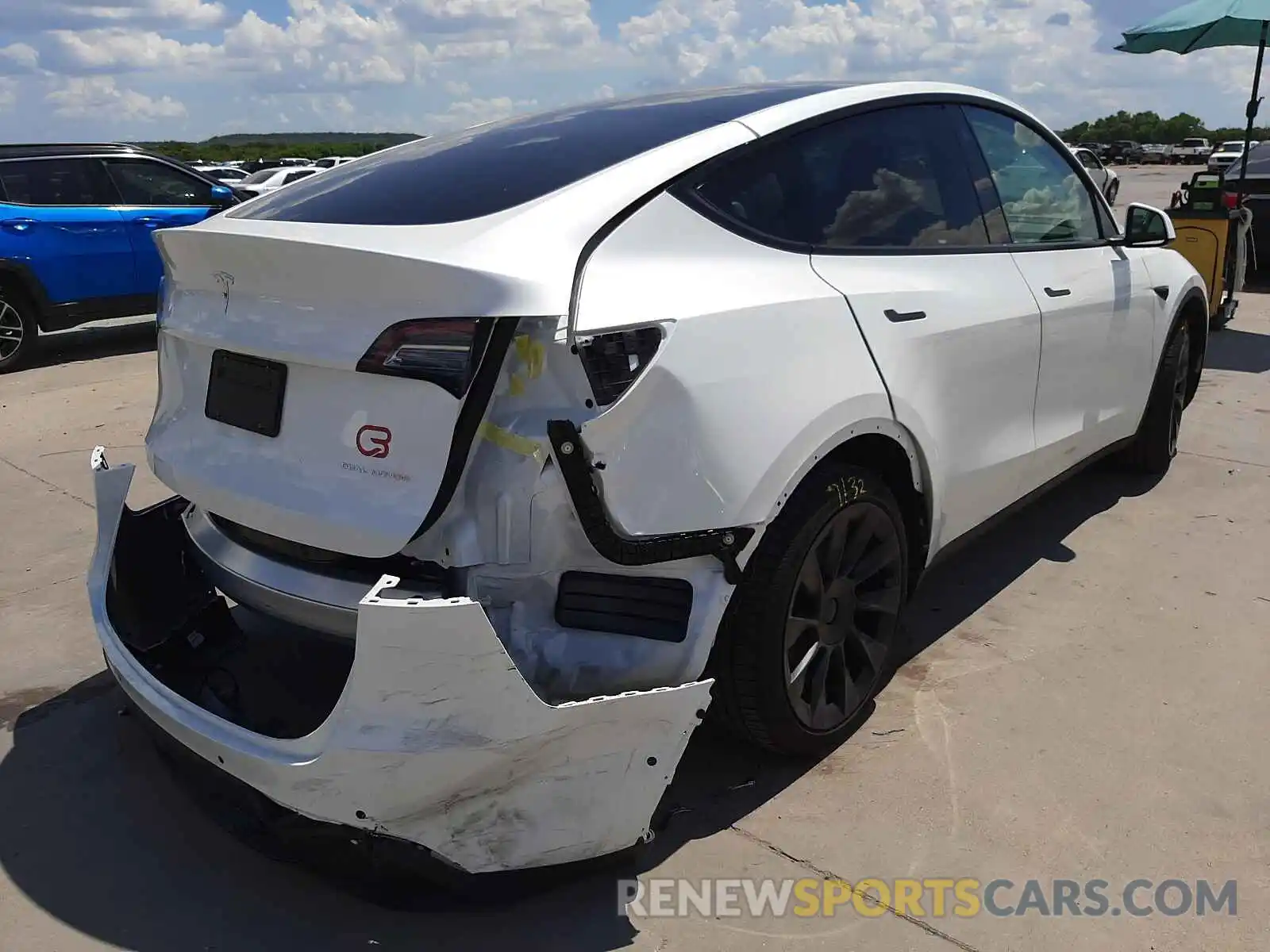 4 Photograph of a damaged car 5YJYGAEEXMF187649 TESLA MODEL Y 2021