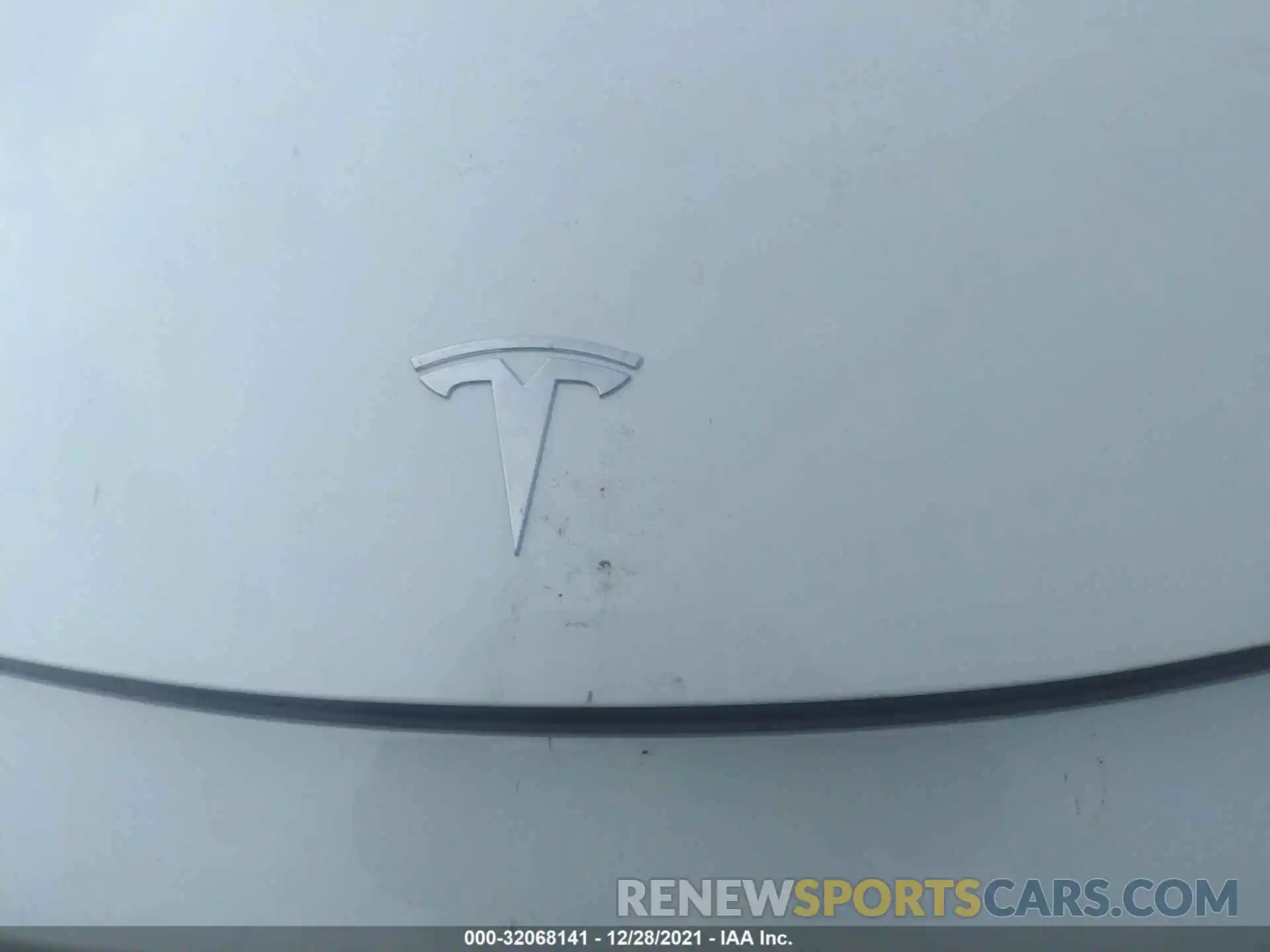 10 Photograph of a damaged car 5YJYGAEEXMF212257 TESLA MODEL Y 2021