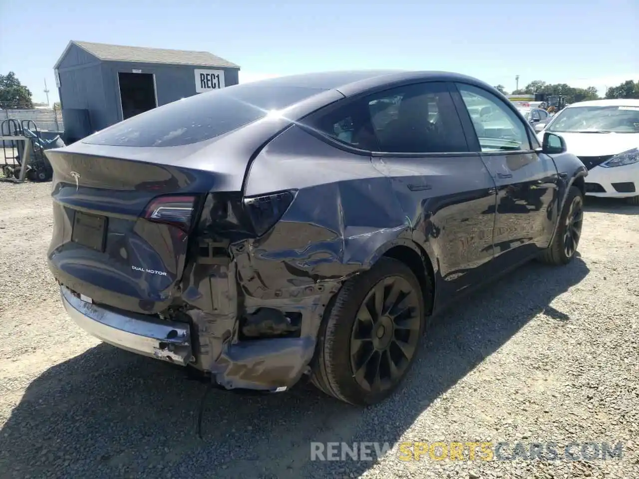 4 Photograph of a damaged car 5YJYGAEEXMF212730 TESLA MODEL Y 2021