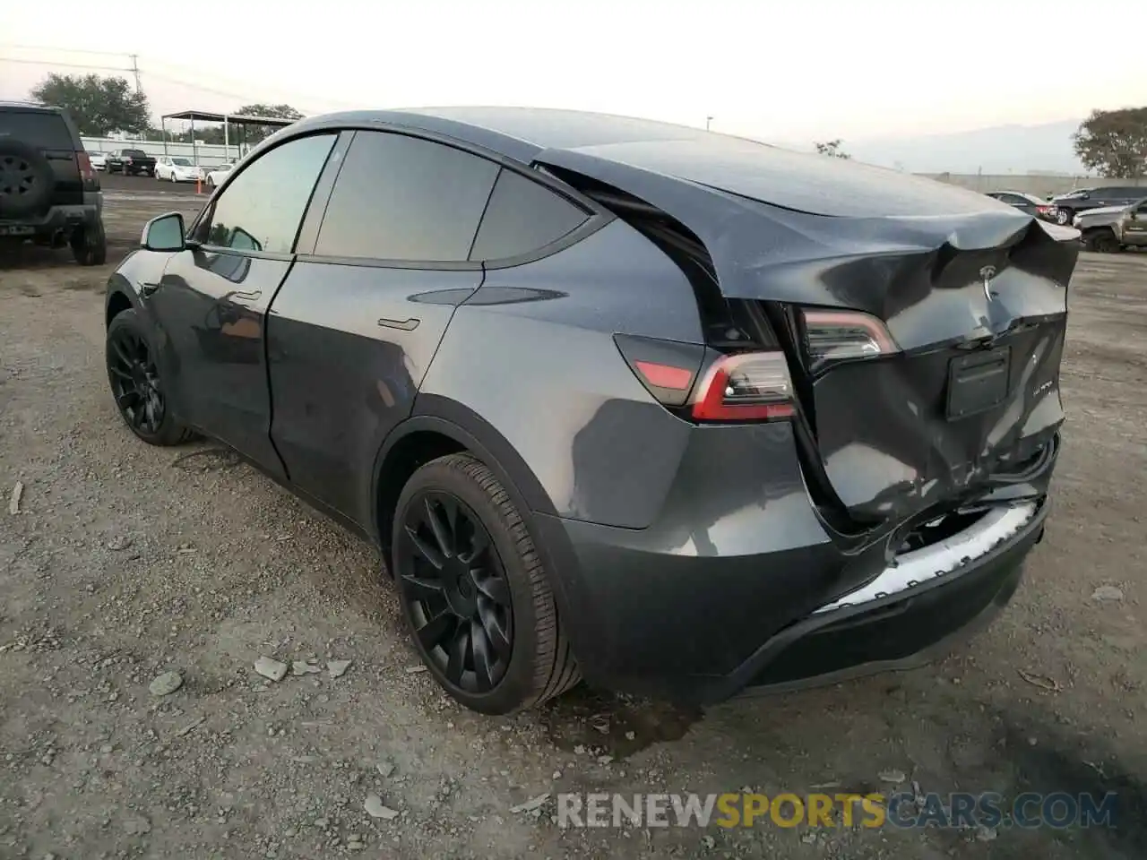 3 Photograph of a damaged car 5YJYGAEEXMF263046 TESLA MODEL Y 2021