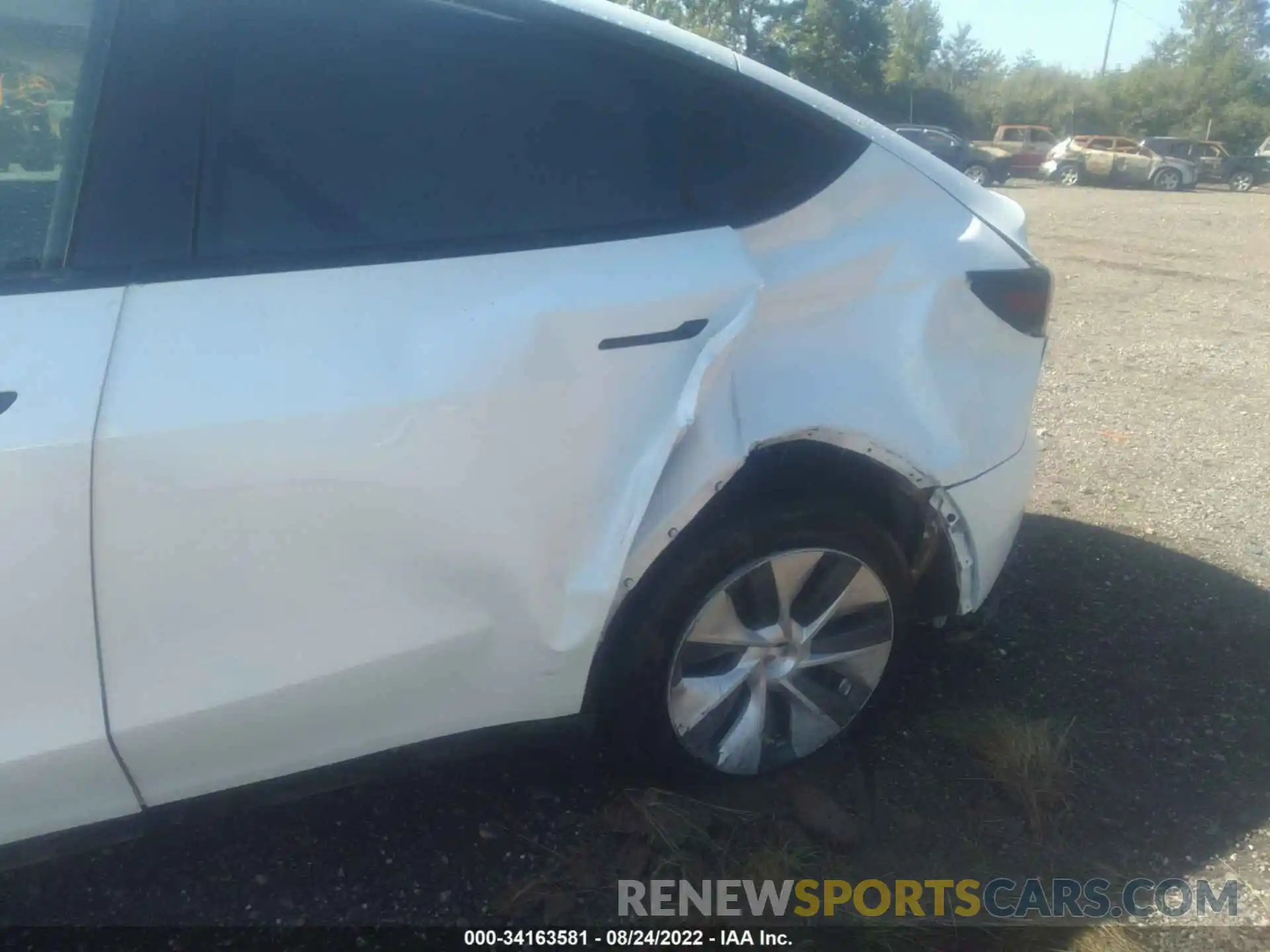 6 Photograph of a damaged car 5YJYGDED0MF103623 TESLA MODEL Y 2021