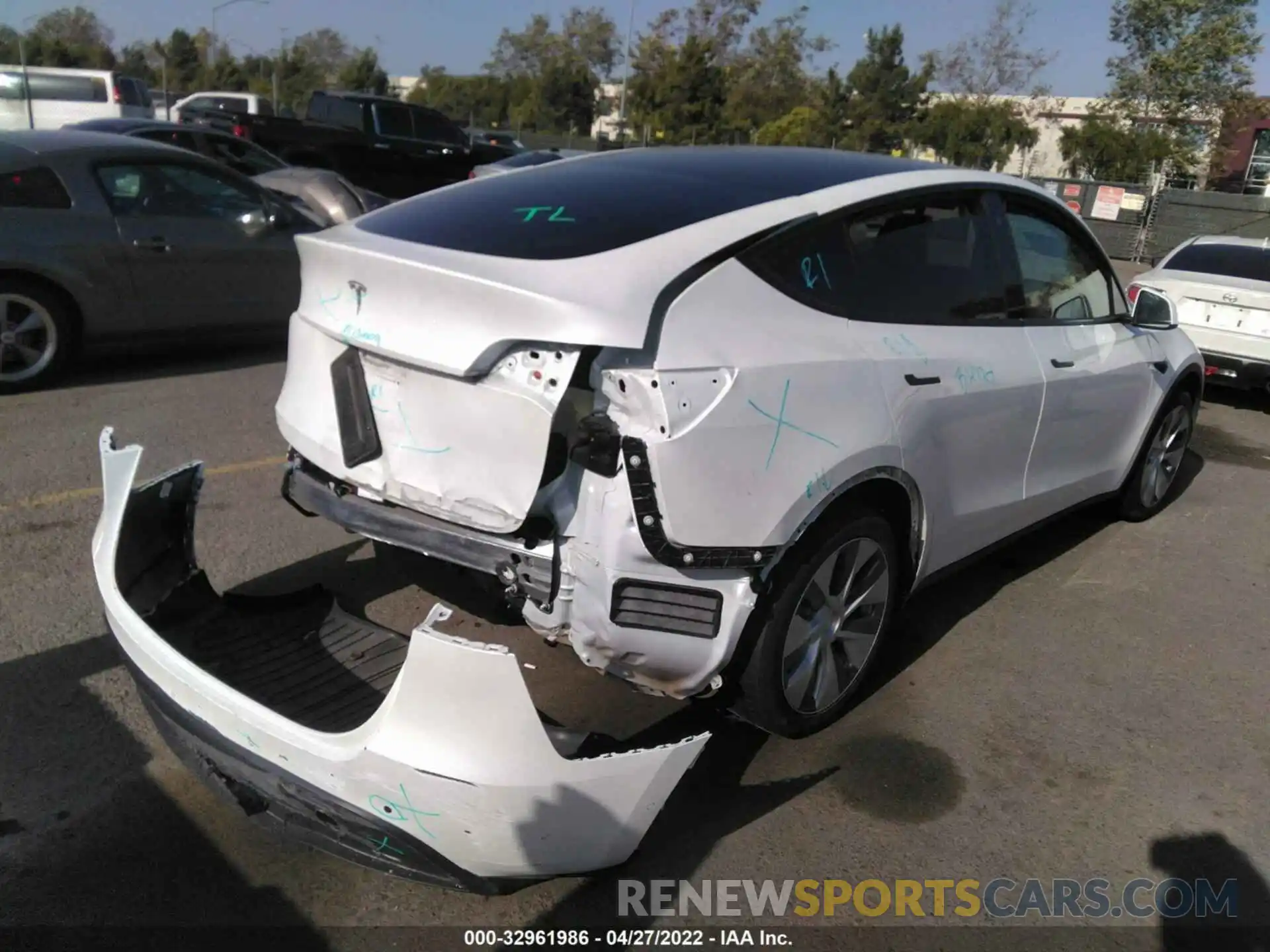 4 Photograph of a damaged car 5YJYGDED0MF103668 TESLA MODEL Y 2021