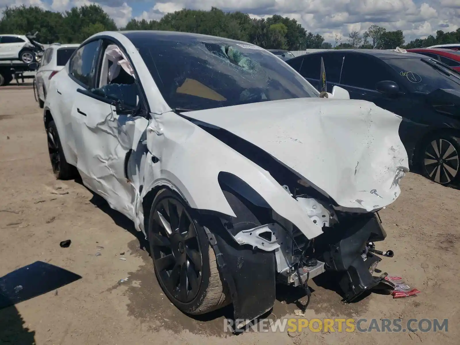 1 Фотография поврежденного автомобиля 5YJYGDED0MF103752 TESLA MODEL Y 2021