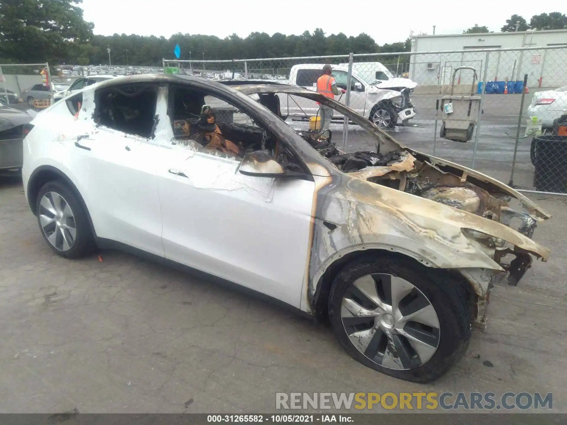 1 Photograph of a damaged car 5YJYGDED0MF105663 TESLA MODEL Y 2021