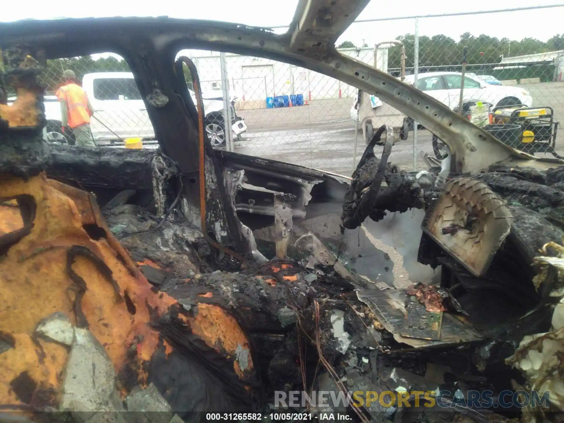 5 Photograph of a damaged car 5YJYGDED0MF105663 TESLA MODEL Y 2021