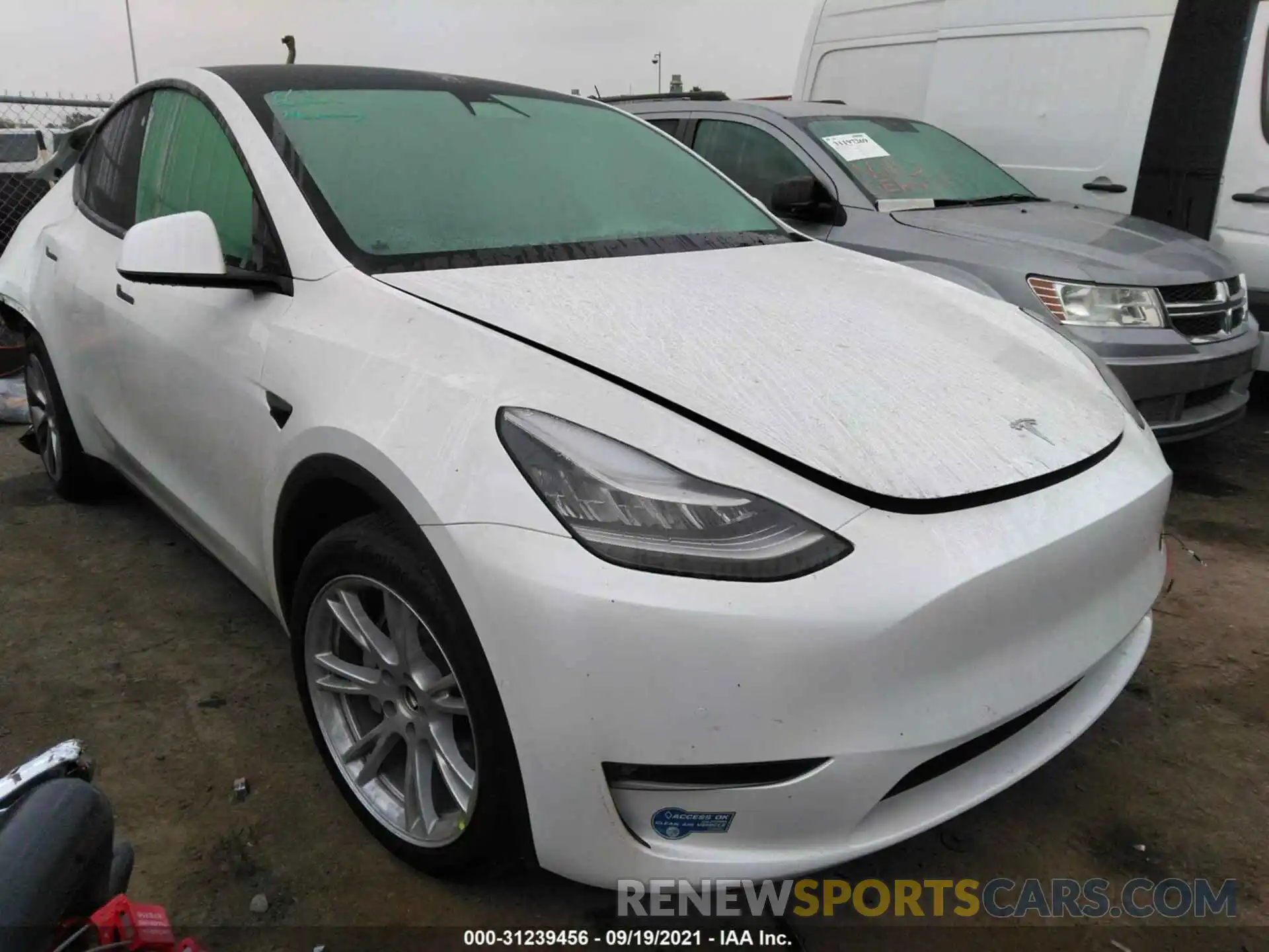 1 Photograph of a damaged car 5YJYGDED0MF107767 TESLA MODEL Y 2021