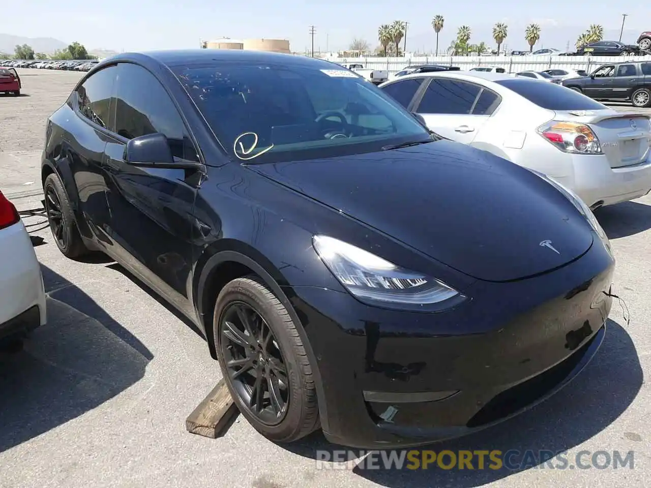 1 Photograph of a damaged car 5YJYGDED0MF133396 TESLA MODEL Y 2021