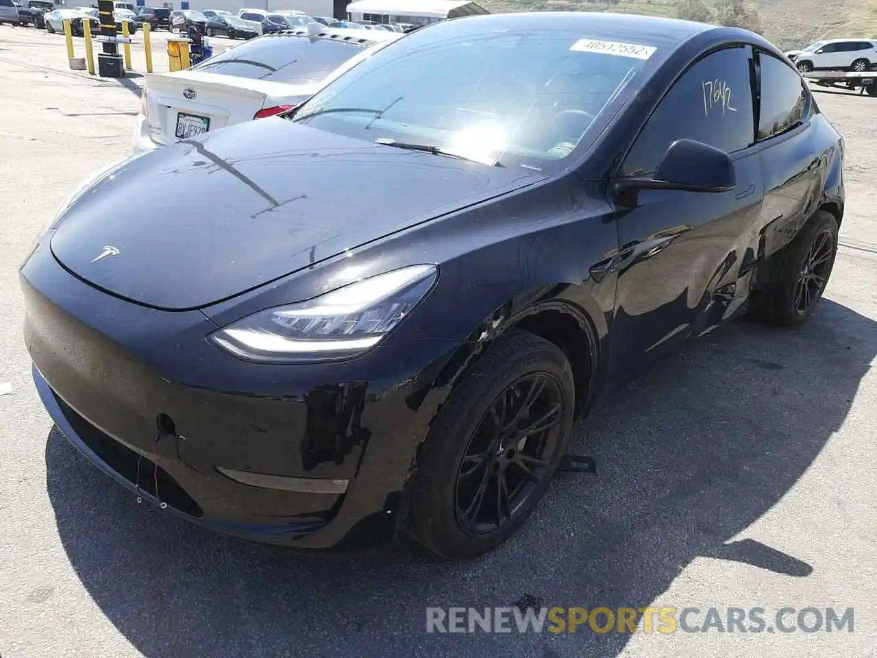 2 Photograph of a damaged car 5YJYGDED0MF133396 TESLA MODEL Y 2021