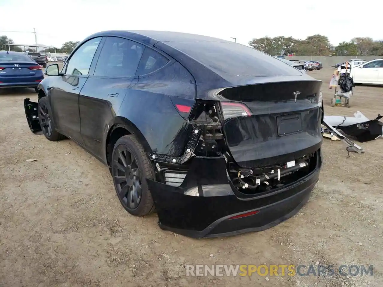 3 Photograph of a damaged car 5YJYGDED0MF134516 TESLA MODEL Y 2021