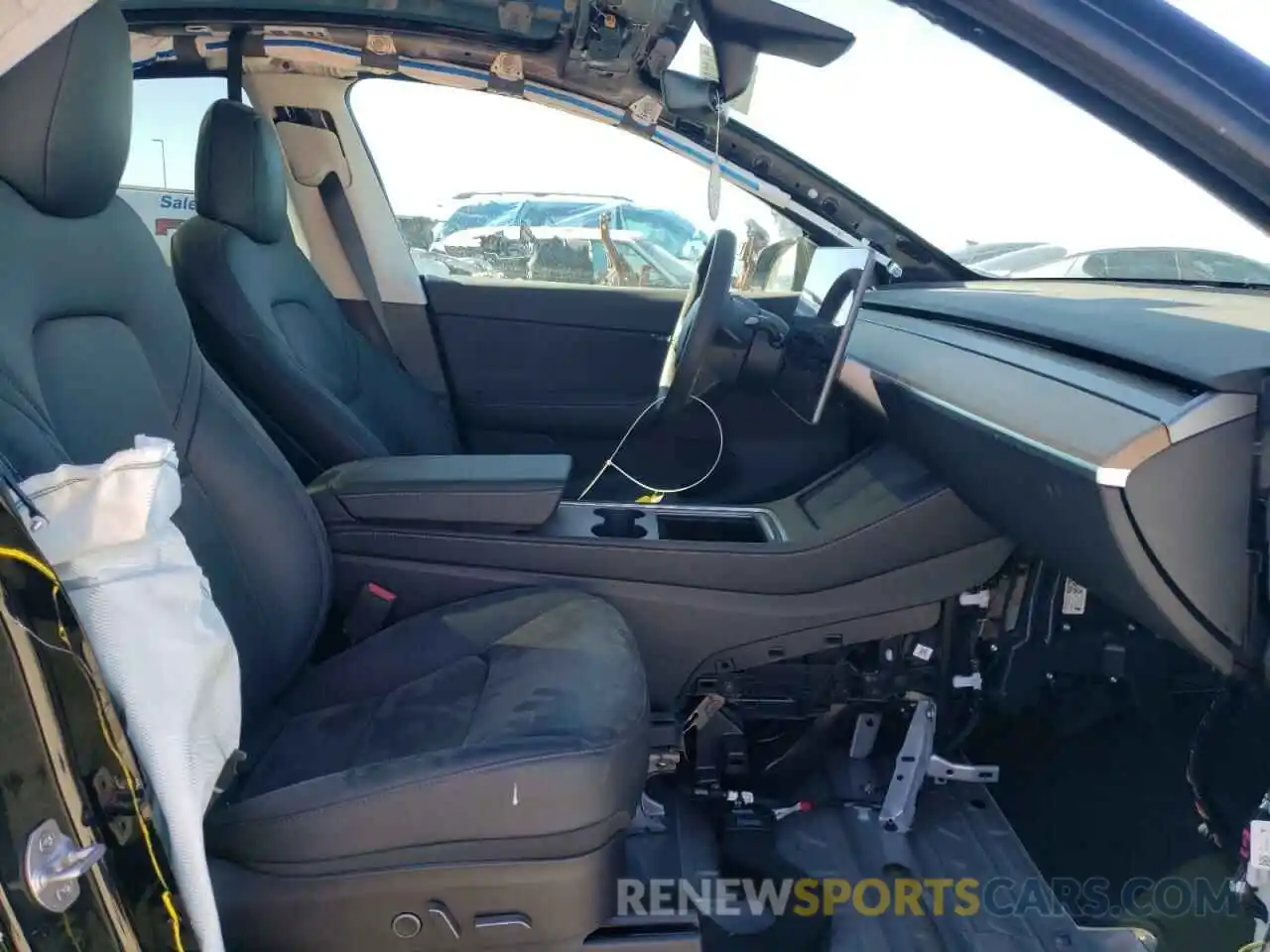 5 Photograph of a damaged car 5YJYGDED0MF134516 TESLA MODEL Y 2021