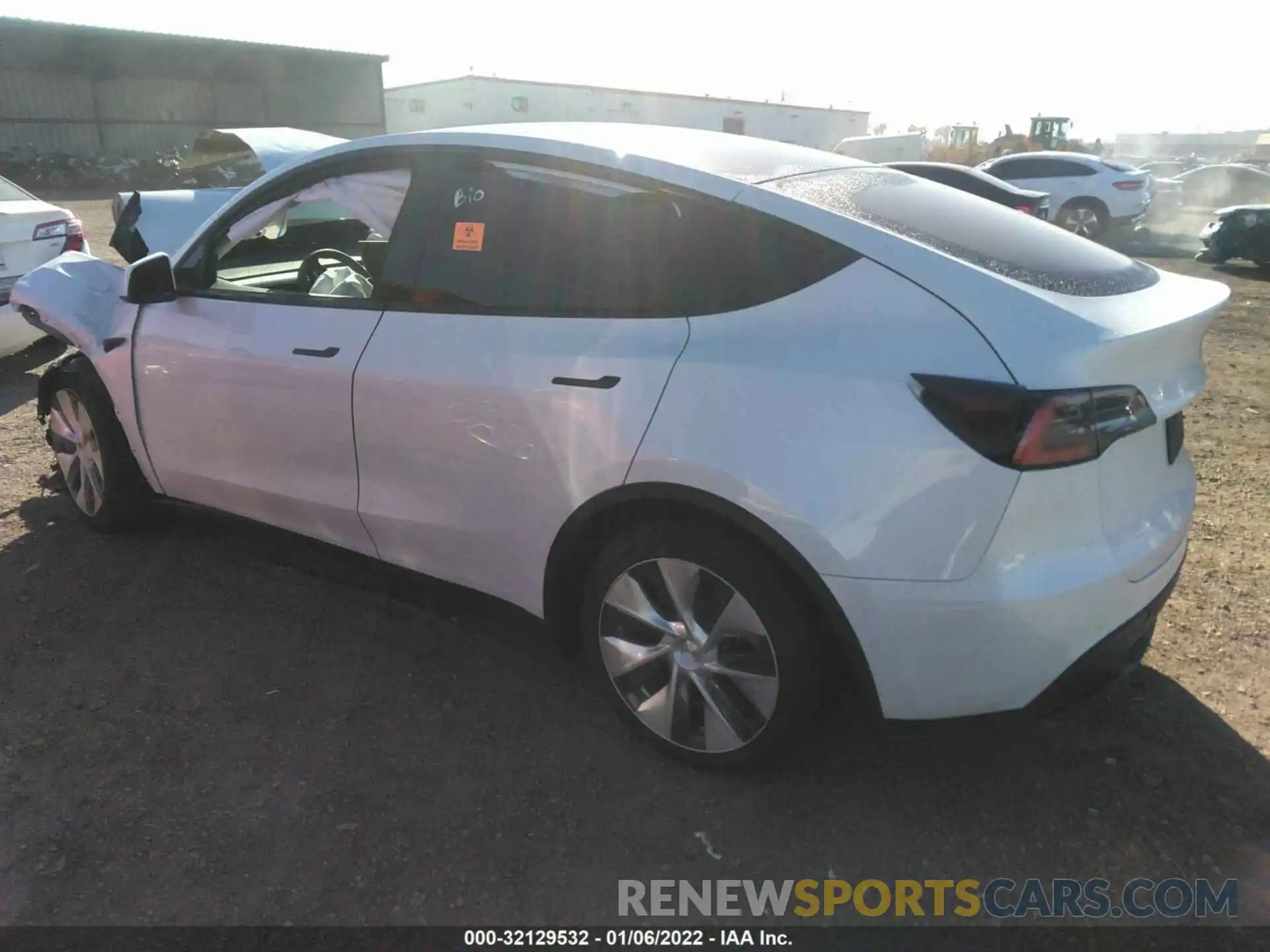 3 Photograph of a damaged car 5YJYGDED1MF103016 TESLA MODEL Y 2021