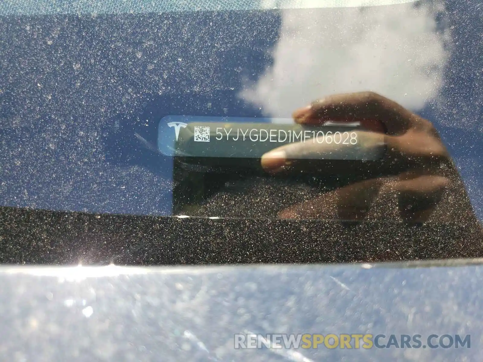 10 Photograph of a damaged car 5YJYGDED1MF106028 TESLA MODEL Y 2021