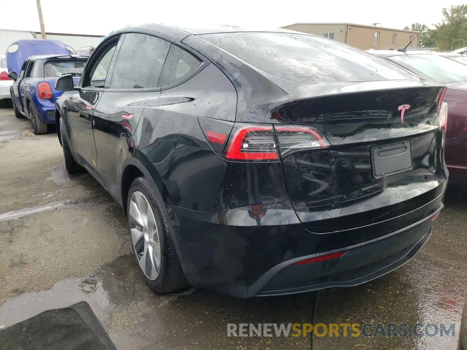 3 Photograph of a damaged car 5YJYGDED1MF106028 TESLA MODEL Y 2021