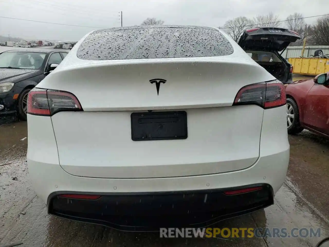 6 Photograph of a damaged car 5YJYGDED1MF114078 TESLA MODEL Y 2021