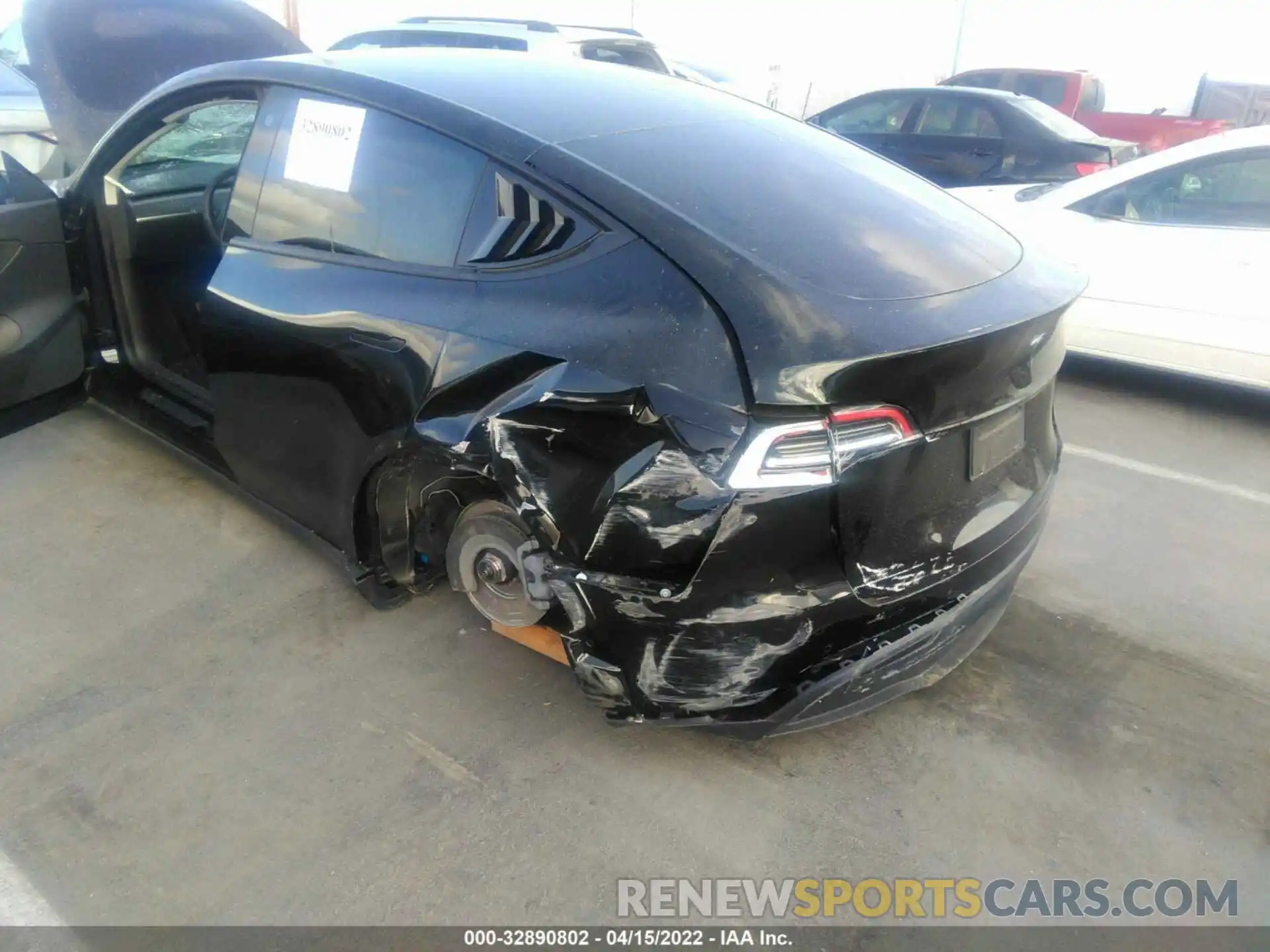 6 Photograph of a damaged car 5YJYGDED1MF115179 TESLA MODEL Y 2021