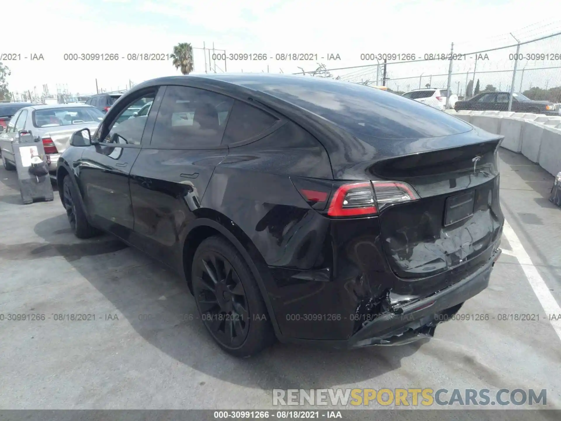 3 Photograph of a damaged car 5YJYGDED1MF173986 TESLA MODEL Y 2021