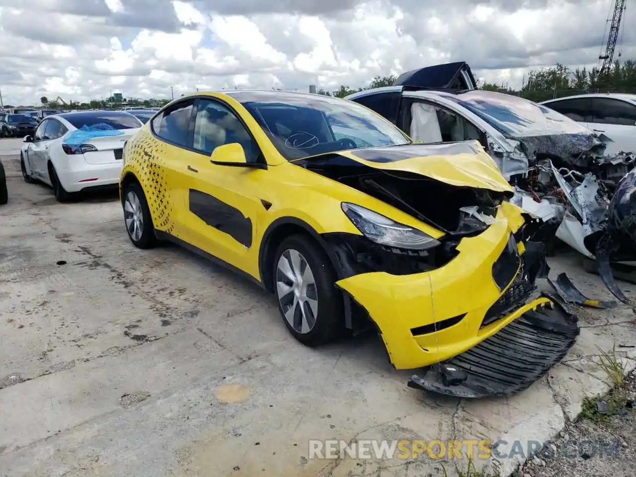 1 Photograph of a damaged car 5YJYGDED2MF113926 TESLA MODEL Y 2021