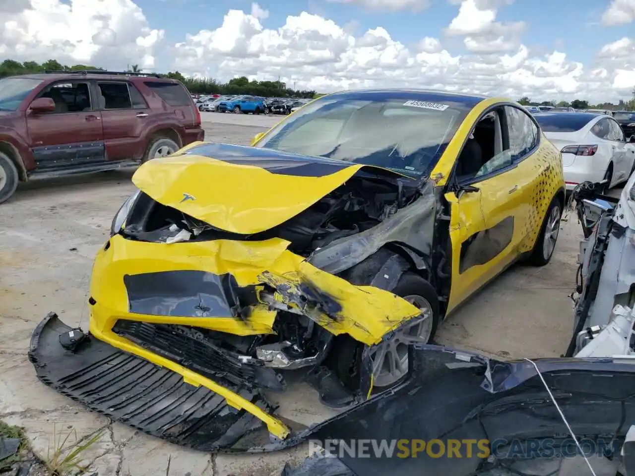 9 Photograph of a damaged car 5YJYGDED2MF113926 TESLA MODEL Y 2021