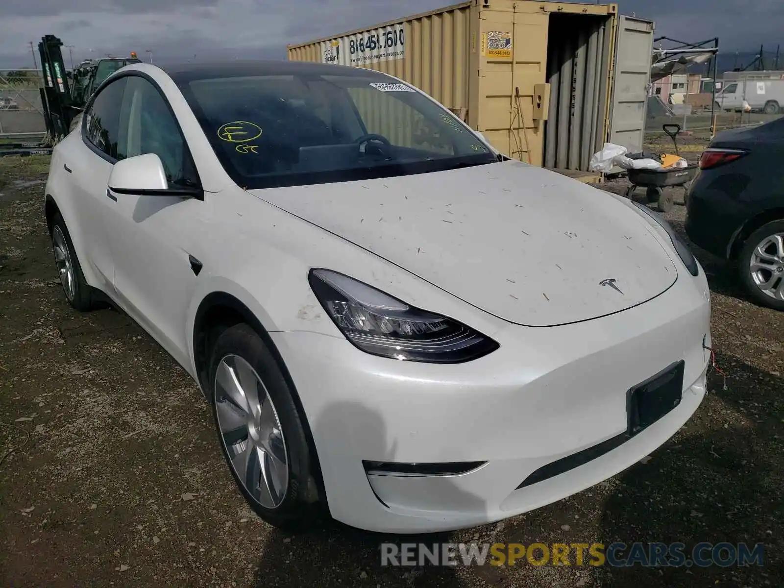 1 Photograph of a damaged car 5YJYGDED2MF133917 TESLA MODEL Y 2021