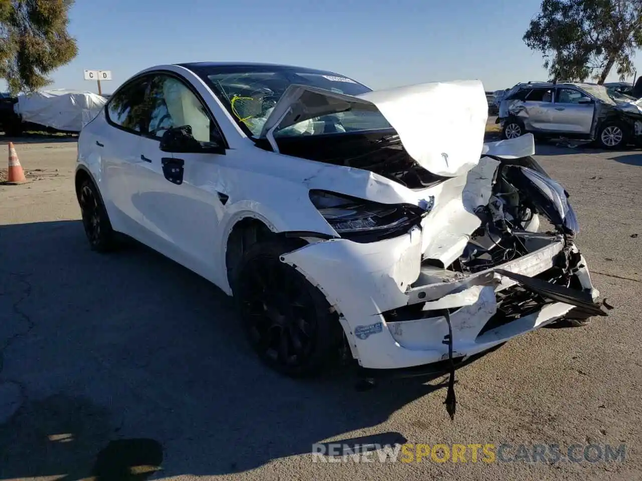 1 Photograph of a damaged car 5YJYGDED3MF103728 TESLA MODEL Y 2021