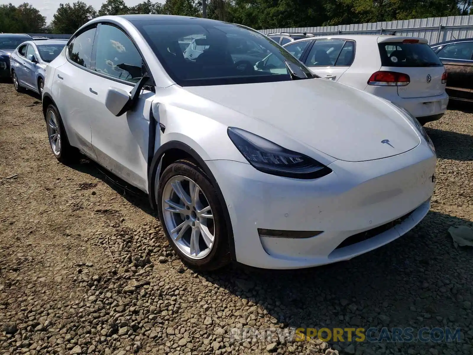 1 Фотография поврежденного автомобиля 5YJYGDED3MF105575 TESLA MODEL Y 2021