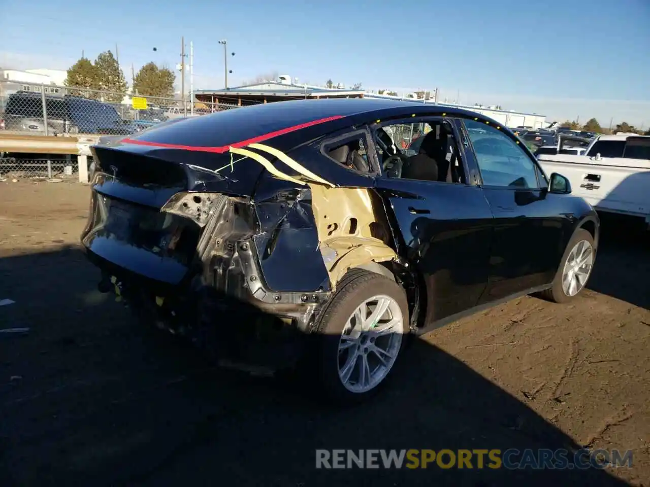 3 Photograph of a damaged car 5YJYGDED3MF106046 TESLA MODEL Y 2021