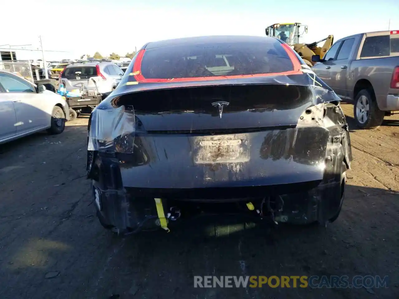 6 Photograph of a damaged car 5YJYGDED3MF106046 TESLA MODEL Y 2021