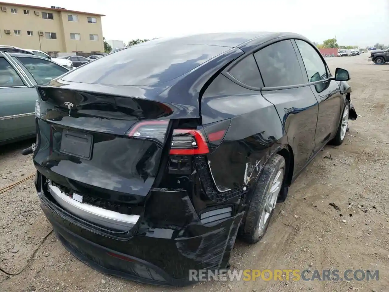 4 Photograph of a damaged car 5YJYGDED3MF107455 TESLA MODEL Y 2021