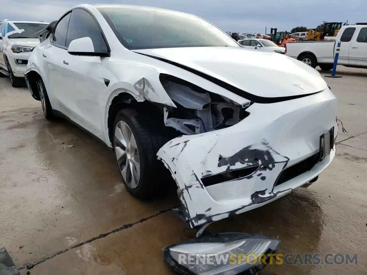 1 Photograph of a damaged car 5YJYGDED3MF110646 TESLA MODEL Y 2021