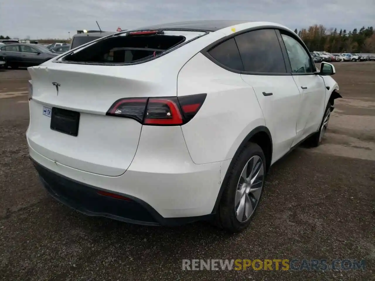 4 Photograph of a damaged car 5YJYGDED3MF119489 TESLA MODEL Y 2021