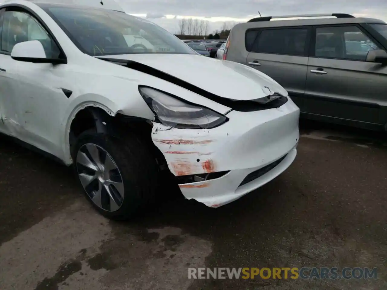 9 Photograph of a damaged car 5YJYGDED3MF119489 TESLA MODEL Y 2021