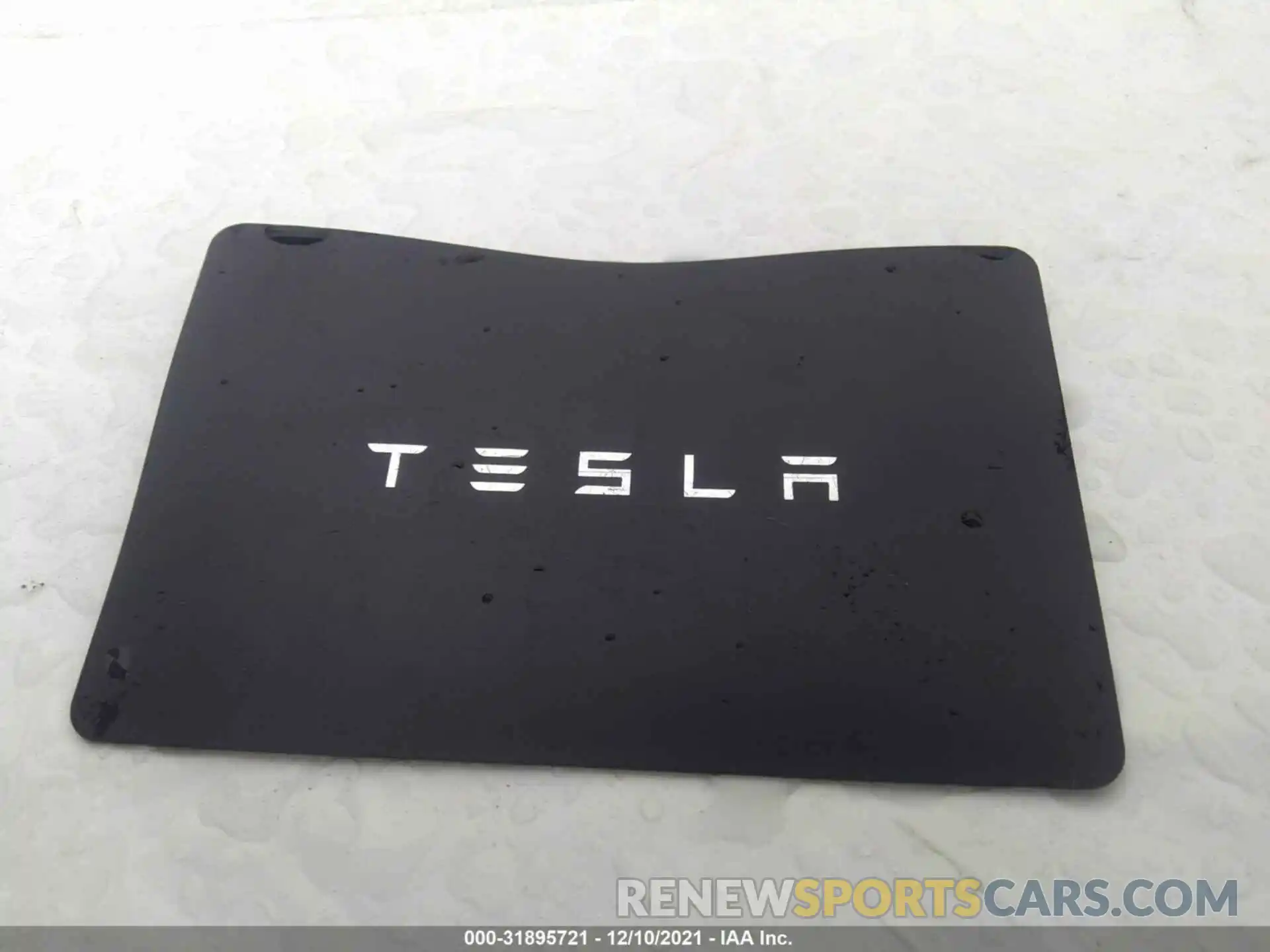 11 Photograph of a damaged car 5YJYGDED4MF113992 TESLA MODEL Y 2021