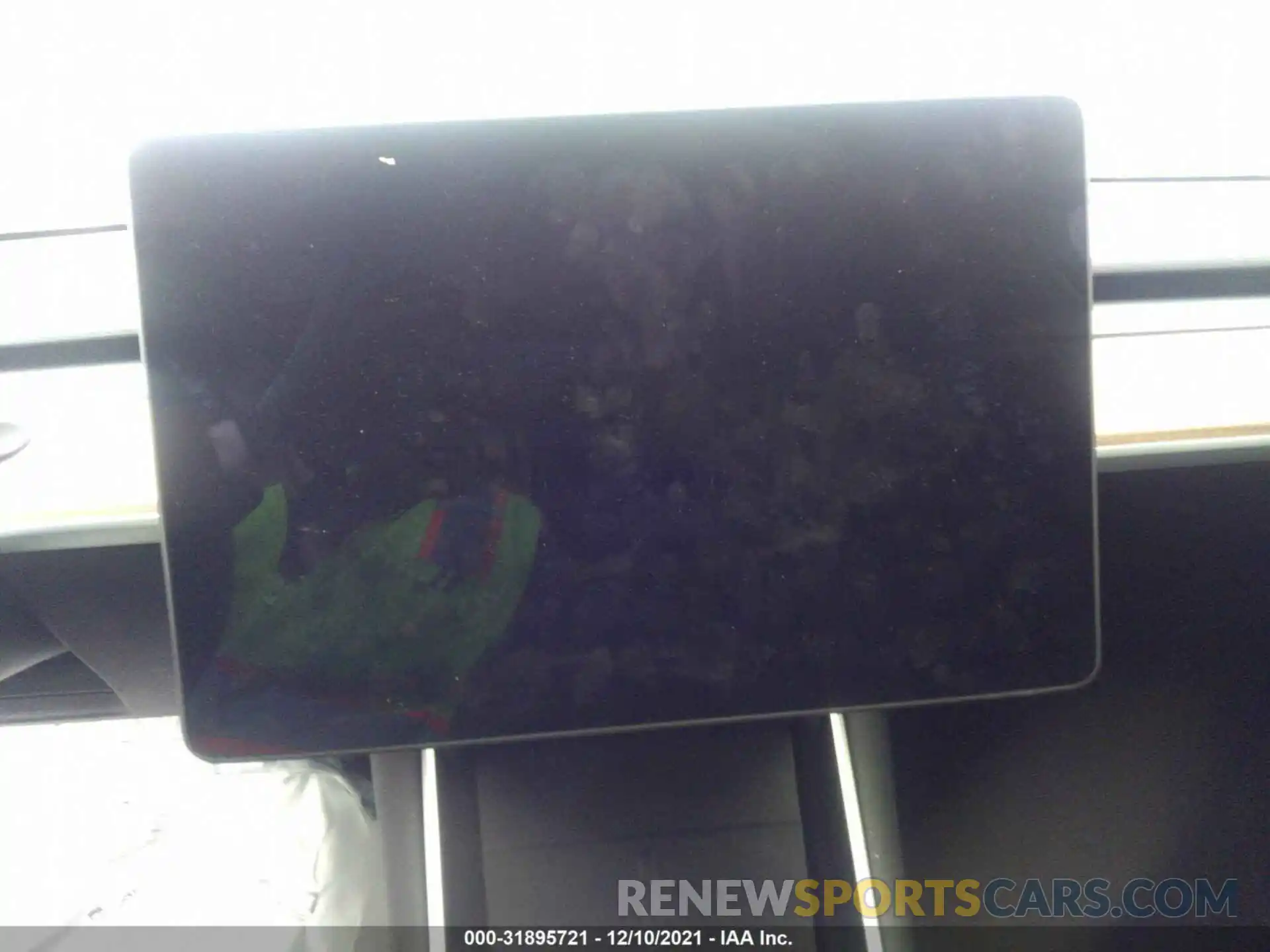 7 Photograph of a damaged car 5YJYGDED4MF113992 TESLA MODEL Y 2021