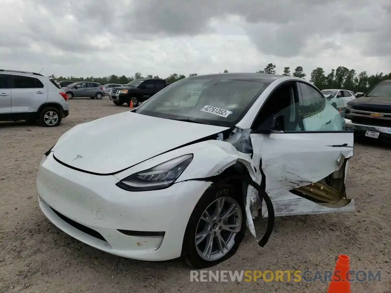 2 Photograph of a damaged car 5YJYGDED4MF114558 TESLA MODEL Y 2021