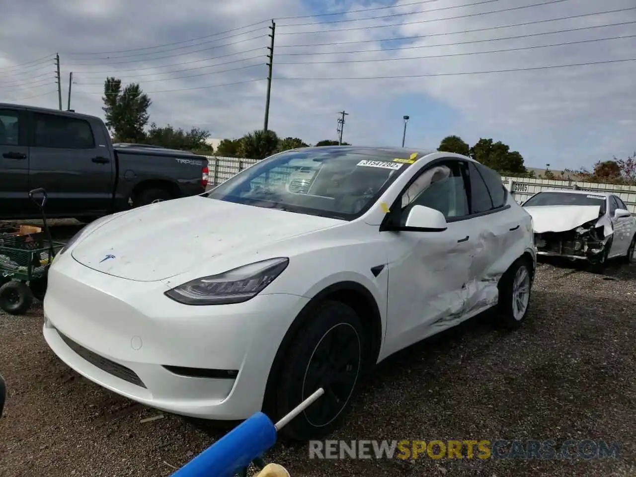 2 Photograph of a damaged car 5YJYGDED4MF133434 TESLA MODEL Y 2021