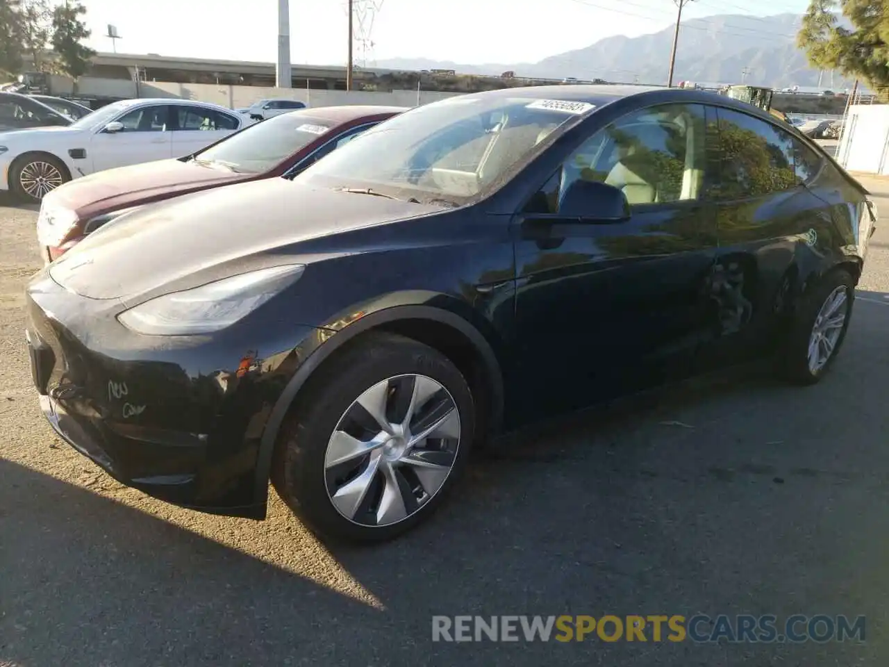 1 Photograph of a damaged car 5YJYGDED4MF163100 TESLA MODEL Y 2021