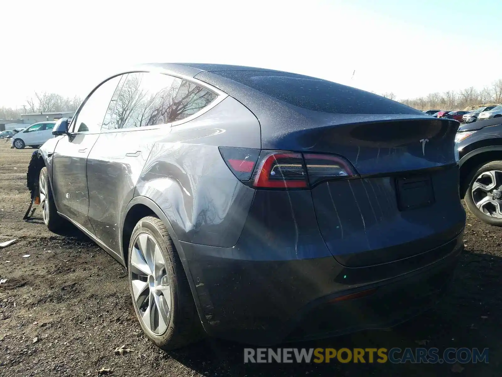 3 Photograph of a damaged car 5YJYGDED5MF106128 TESLA MODEL Y 2021