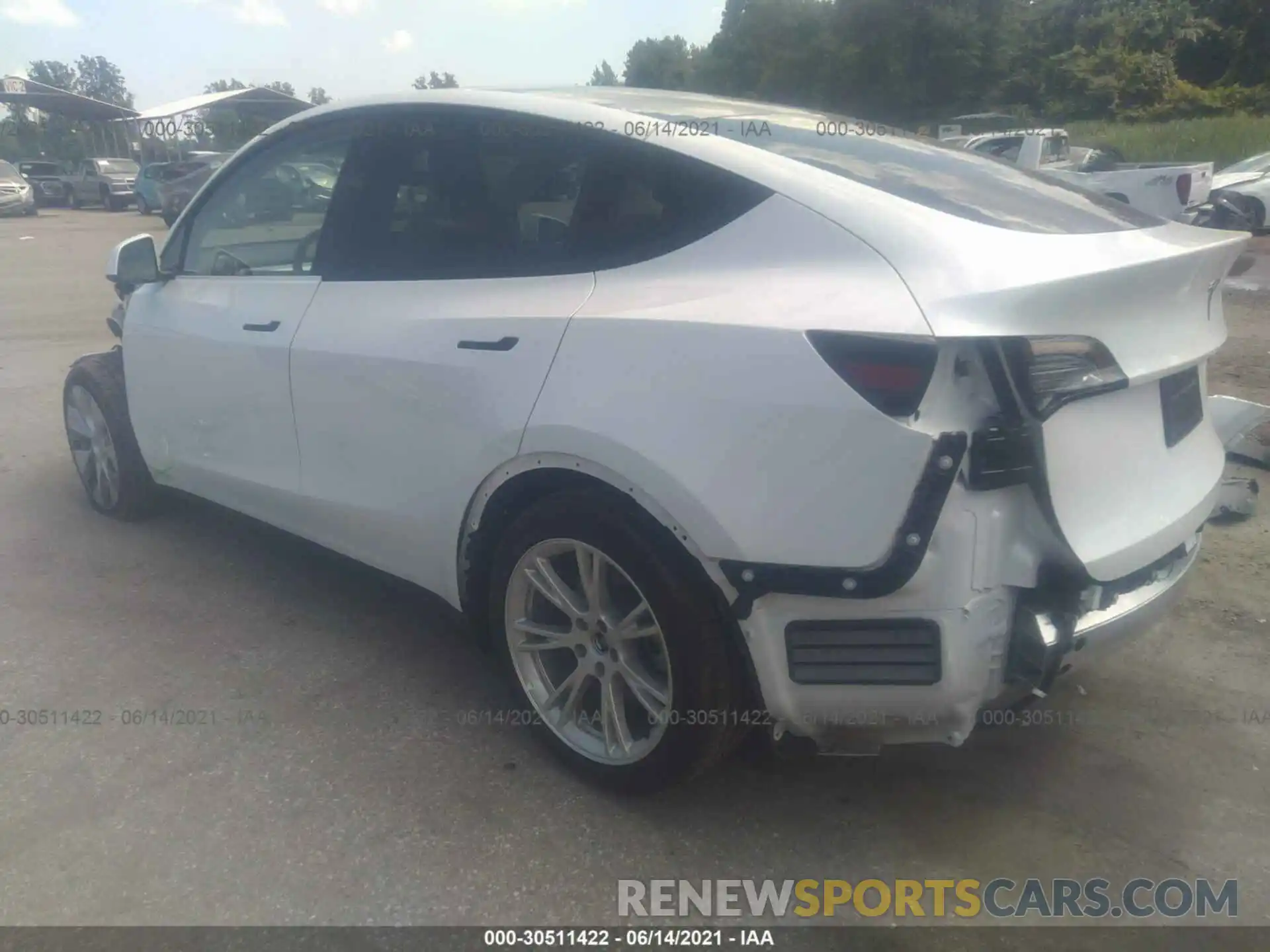 3 Photograph of a damaged car 5YJYGDED5MF110440 TESLA MODEL Y 2021