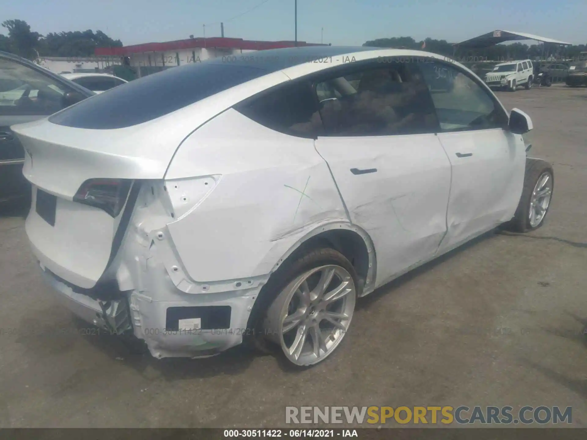 4 Photograph of a damaged car 5YJYGDED5MF110440 TESLA MODEL Y 2021