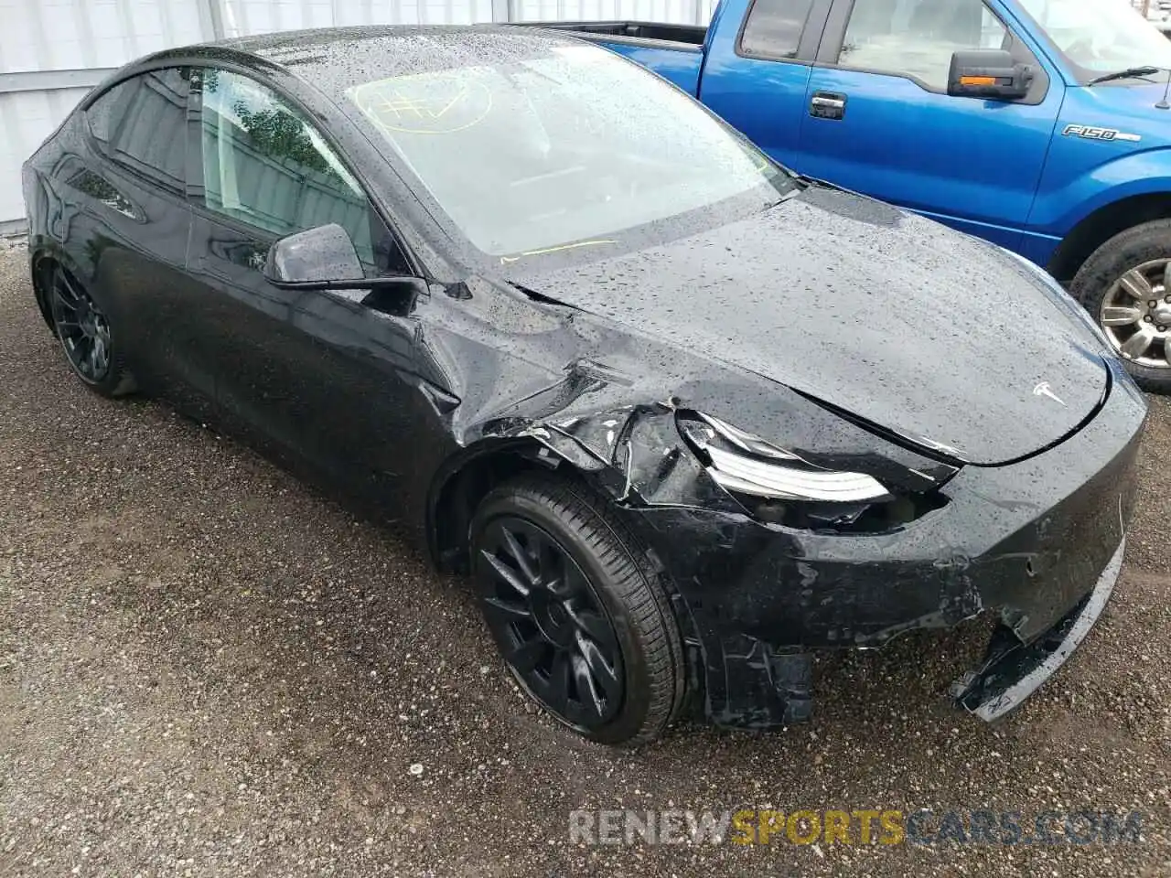 1 Photograph of a damaged car 5YJYGDED5MF126167 TESLA MODEL Y 2021