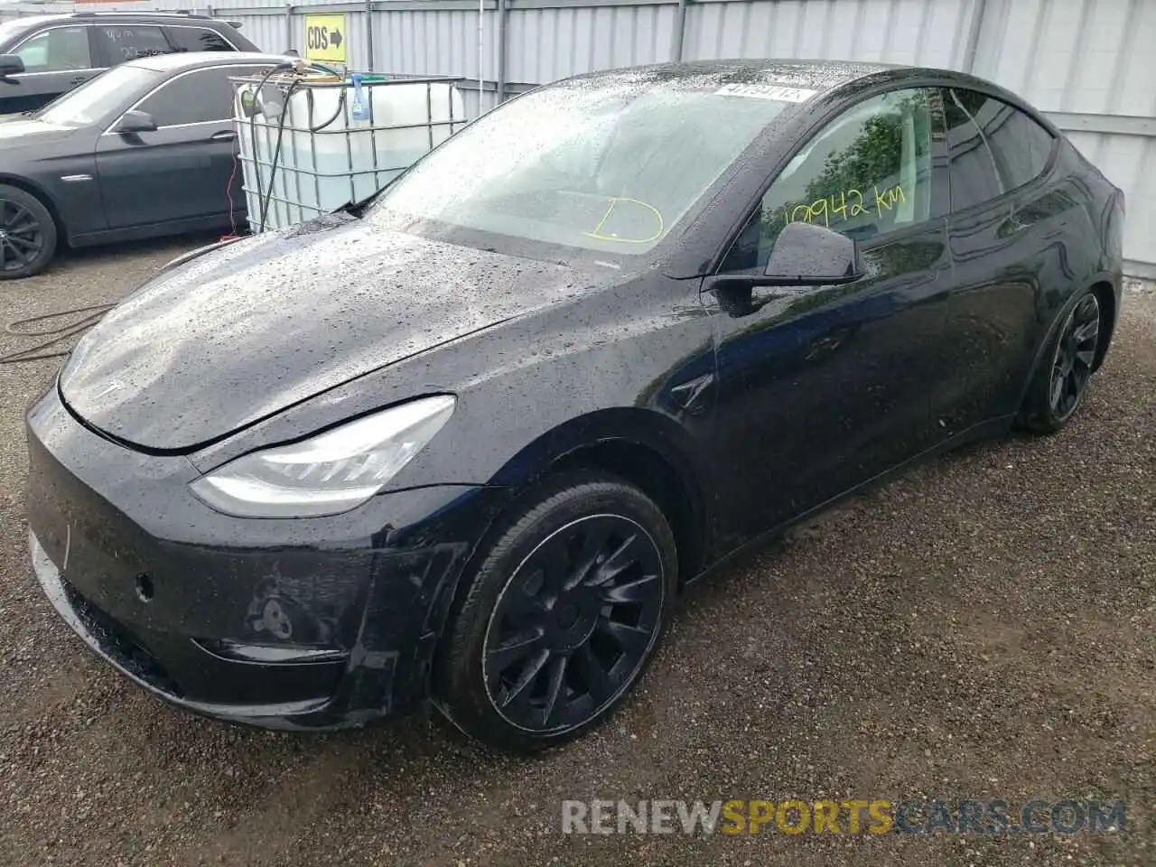 2 Photograph of a damaged car 5YJYGDED5MF126167 TESLA MODEL Y 2021