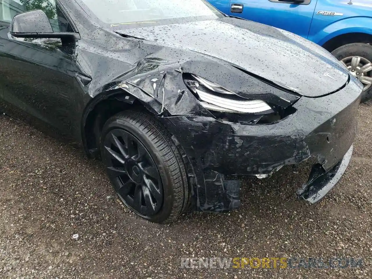 9 Photograph of a damaged car 5YJYGDED5MF126167 TESLA MODEL Y 2021