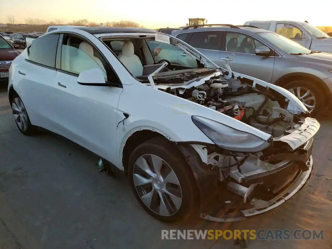 1 Photograph of a damaged car 5YJYGDED5MF132440 TESLA MODEL Y 2021